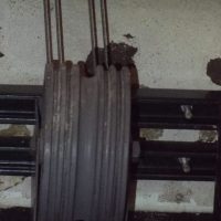 Side pull pulley